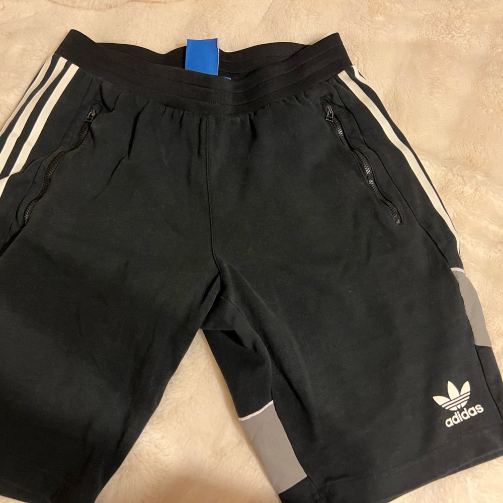 ADIDAS ORIGINALS SWEAT SHORT